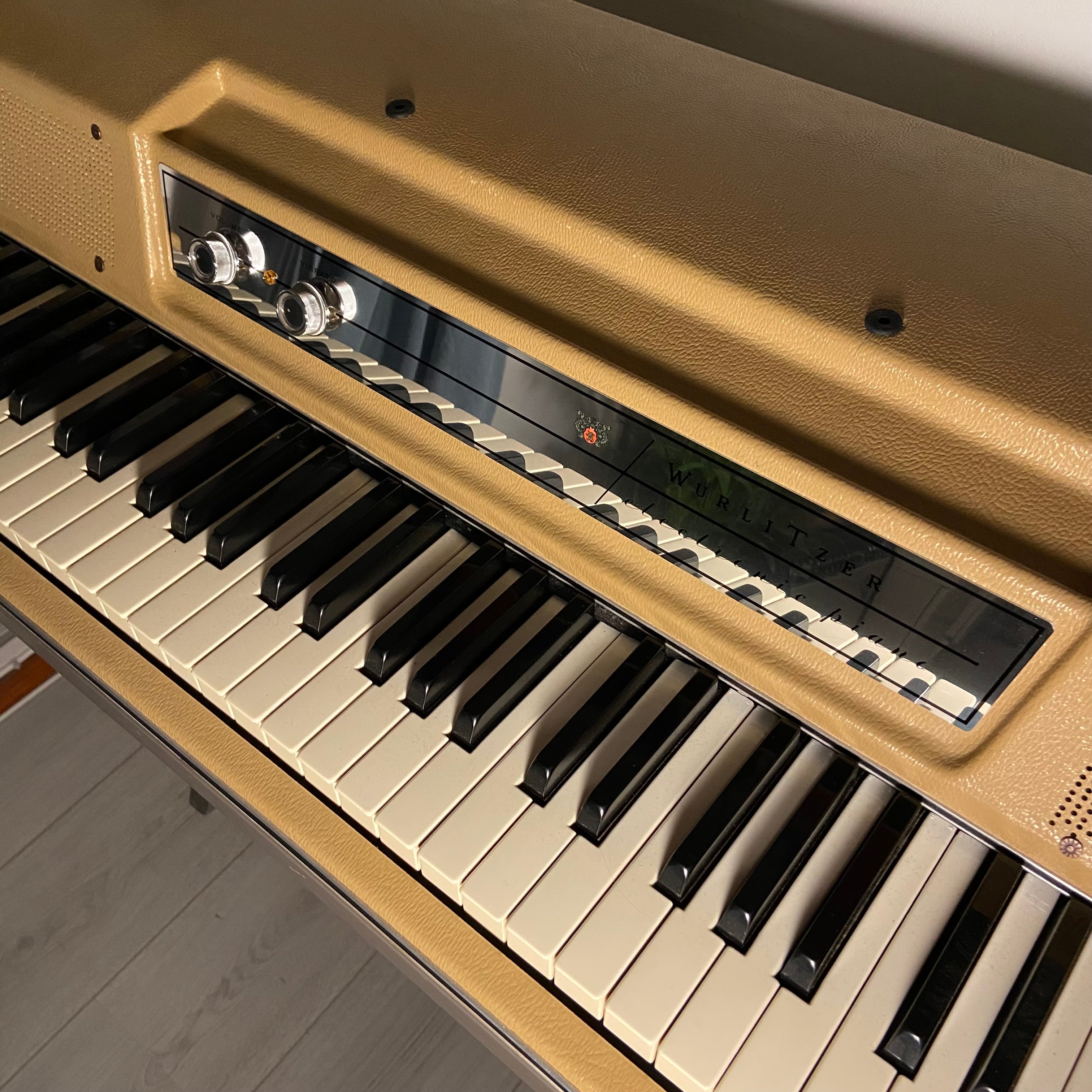 Wurlitzer 206 hybrid chop